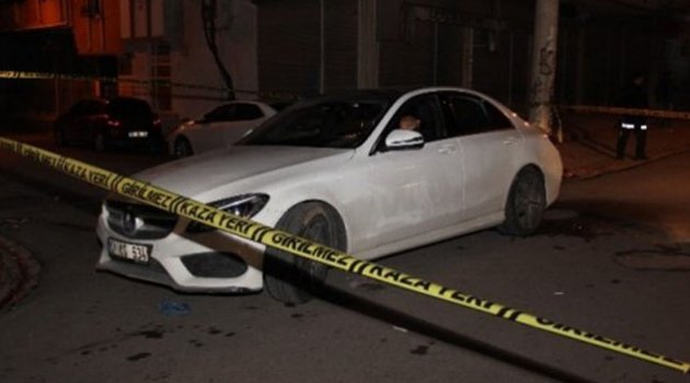 Adana’da Yeni Yılın İlk Cinayeti, Lüks Otomobilinde Başından Vurulmuş Halde Bulundu