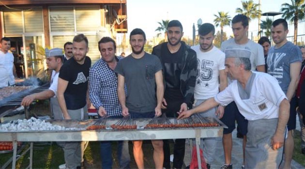 Adana Demirspor’da mangal partisi