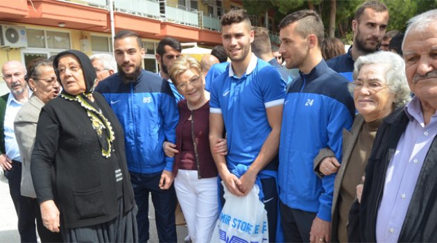 Adana Demirspor’dan huzurevine anlamlı ziyaret