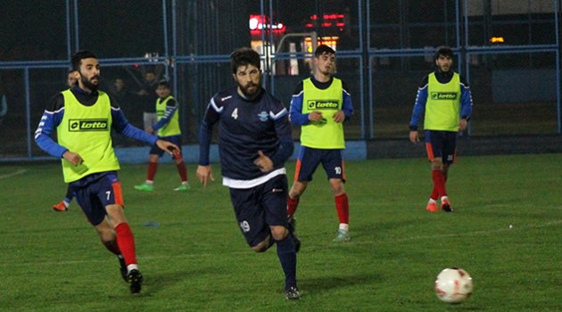 Adana Demirspor, hazırlık maçını farklı kazandı