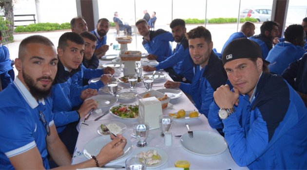 Adana Demirspor kafilesi akşam yemeğinde buluştu