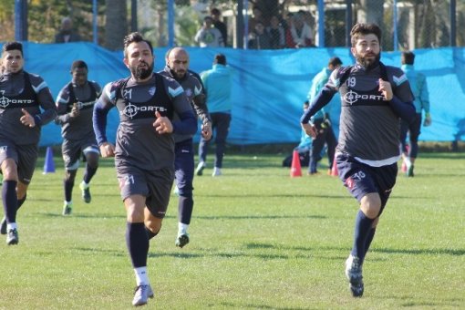 Adana Demirspor tempoyu arttırdı