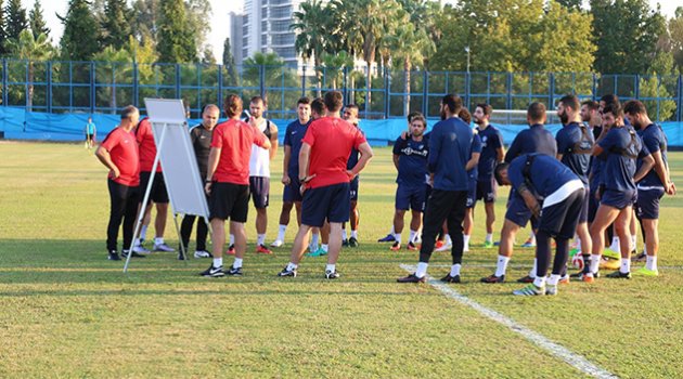 Adana Demirspor'da Büyükşehir Gaziantepspor hazırlıkları sürüyor