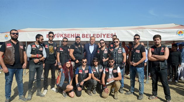 Adana Havacılık ve Yamaç Paraşütü Festivali