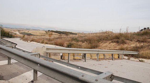 Adana-Karaisalı otoban çıkışı kapatıldı