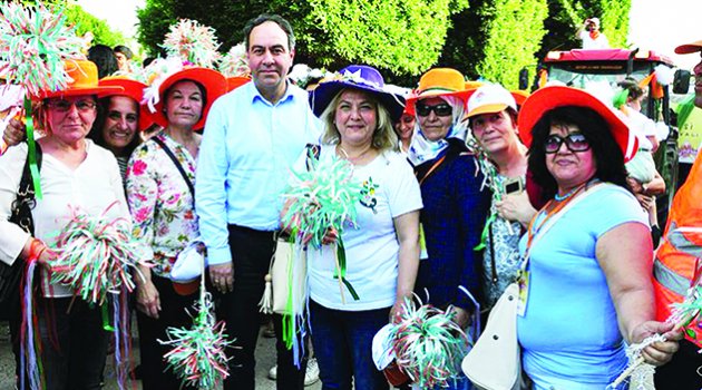 “Adana karnavalla adeta nefes aldı”