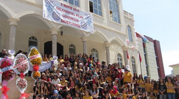 Adana Kız Lisesi’nden Pilav Günü