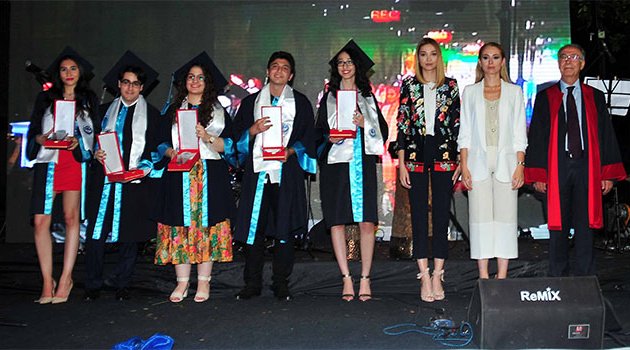 Adana Koleji’nde mezuniyet coşkusu