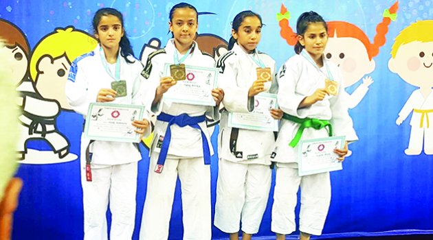 Adana’nın altın kızları ALTIN PEŞİNDE