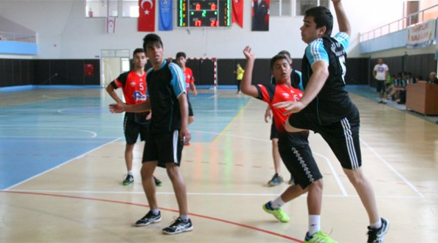 Adana takımları kız ve erkeklerde birinci oldu