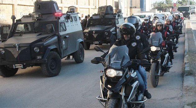Adana'da 300 polisle dev uygulama