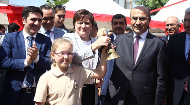 Adana'da 513 bin 645 öğrenci ders başı yaptı