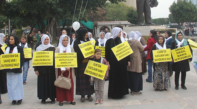 Adana'da HDP'li kadınlardan eylem
