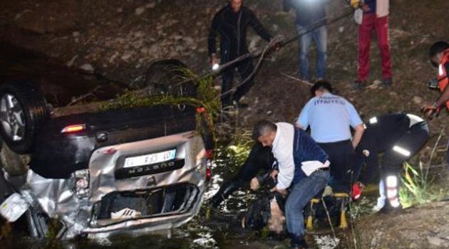 Adana'da otomobil göle uçtu: 3 ölü, 3 yaralı