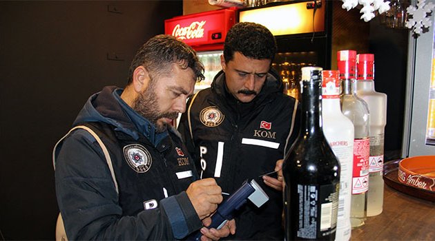 Adana'da yılbaşı öncesi 300 polisle asayiş ve sahte içki uygulaması