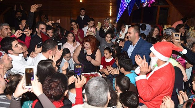 Adanalı engellilerden erken yılbaşı kutlaması