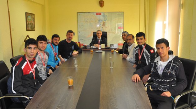 Adanalı işitme engelli sporcuların atletizmde başarısı