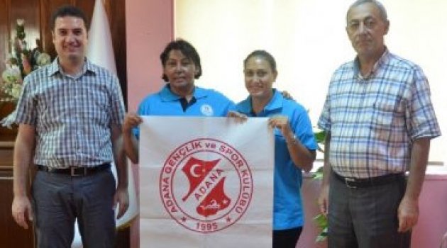 Adanalı kadın sporcular Manş Denizi’ni yüzecek