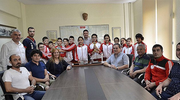 Adanalı Yüzücüler 8 Altın 5 Gümüş 3 Bronz Madalya Kazandı