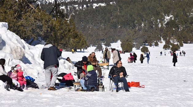 Adanalılar kar şenliği için Kızıldağ’da buluşuyor