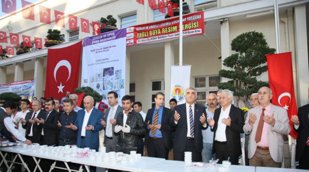 Adana'nın 15 ilçesinde 55 bin kişilik aşure dağıtımı