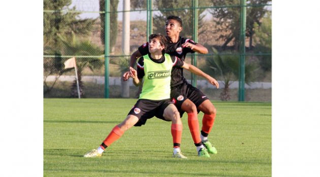 Adanaspor, A2 takımıyla hazırlık maçı yaptı