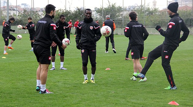 Adanaspor’da gözler lige çevrildi