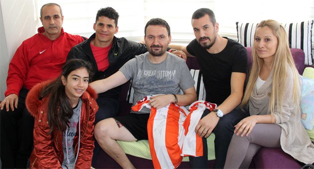 Adanaspor’dan trafik kazası geçiren taraftara ziyaret