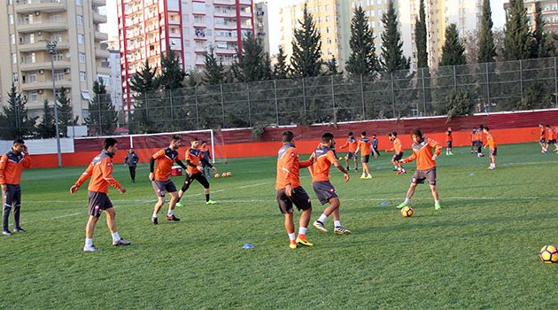 Adanaspor, günü çift idmanla tamamladı