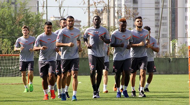 Adanaspor'da Aytemiz Alanyaspor maçı hazırlıkları sürüyor