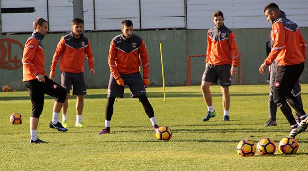 Adanaspor'da Medipol Başakşehir mesaisi başladı