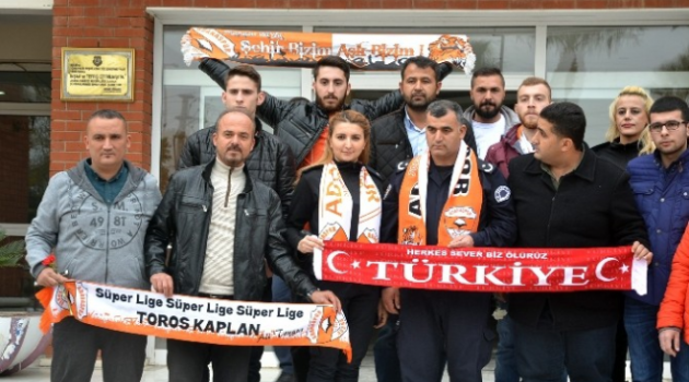 Adanasporlu Taraftarlar Polisini Yalnız Bırakmadı