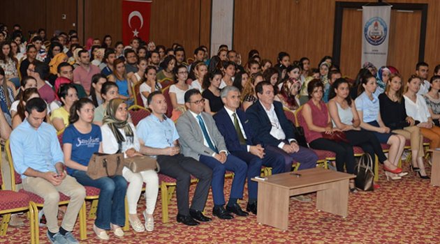 Aday öğretmenlere “Dünden bugüne öğretmenlik konferansı