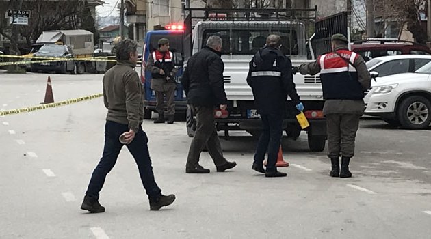 Adliye önünde silahlı çatışma! Yaralılar var