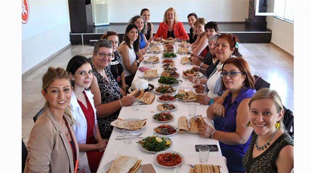 AFS gönüllüsü Belçikalı anneler Adana'da