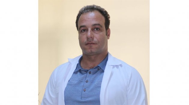 Ağrısı olan bu doktora gidiyor