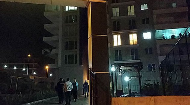 Aile iki kardeşi evde ölü buldu