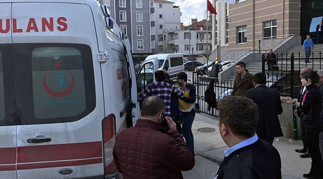 Aileler arasında adliye önünde kavga! 4 yaralı