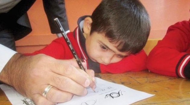 Ailesi dışında kimseyle iletişim kuramıyor