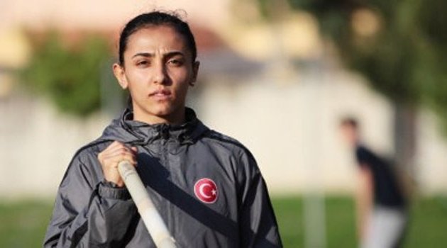 Ailesinden habersiz antrenmanlar gitti, Türkiye rekoru kırdı