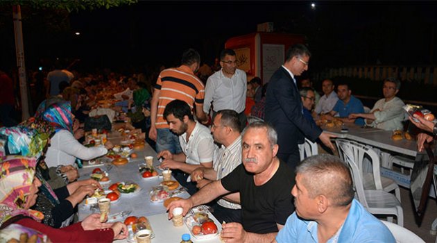 AK Parti’den sahur programı