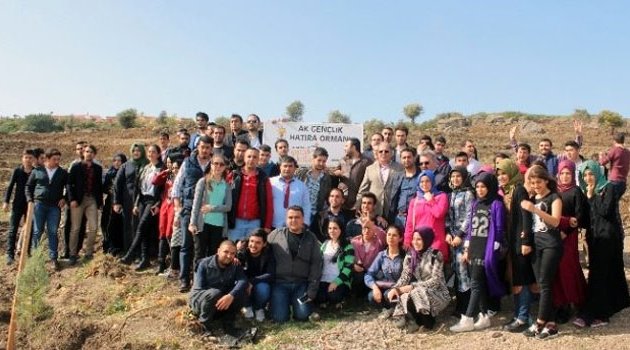 AK Parti’den Şehitler Anısına Fidan