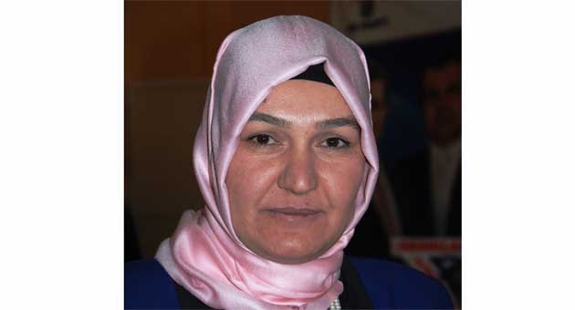 Ak Parti Karaisalı Kadın Kolları Başkanı Saniye Usta güven tazeledi