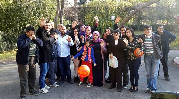 AK Parti’li Gençlerden Engellilere Ziyaret