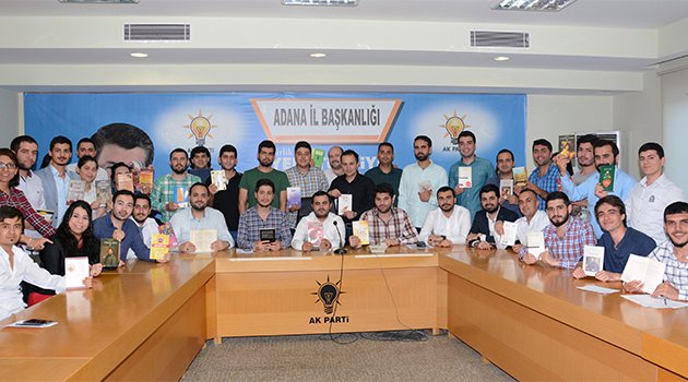 Ak Parti’li gençlerden kitap değiştirme kampanyası