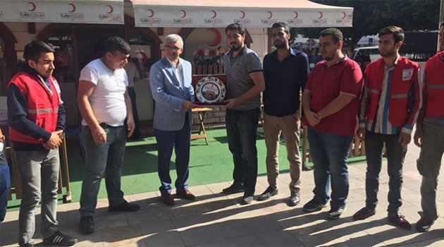 AK Parti’li gençlerden Kızılay'a kan bağışı  Yazdir