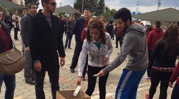 Ak Parti’li gençlerden örnek davranış