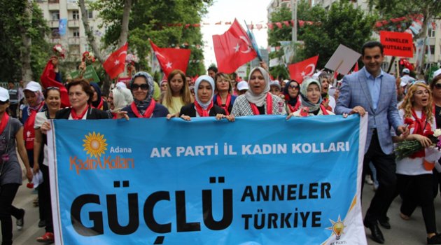 AK Parti’li kadınlardan "Anneler günü" yürüyüşü