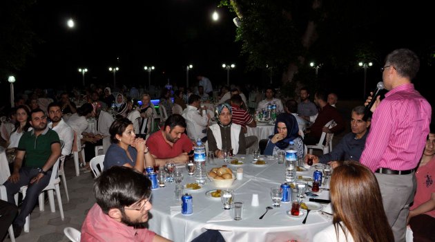 Ak Parti’liler iftarda buluştu