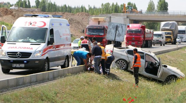 AK Partili başkan ve emniyet müdürü kazada yaralandı